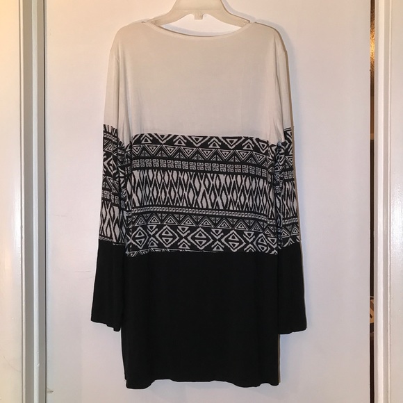 3 for $15 Yetts LA B&W Boho Long Sleeved Tunic - Picture 2 of 4